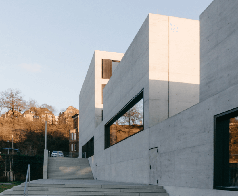 Why Porcelain is Good For a Bathroom